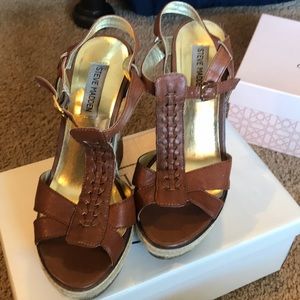 Steve Madden- Camel Wedge-Size 8